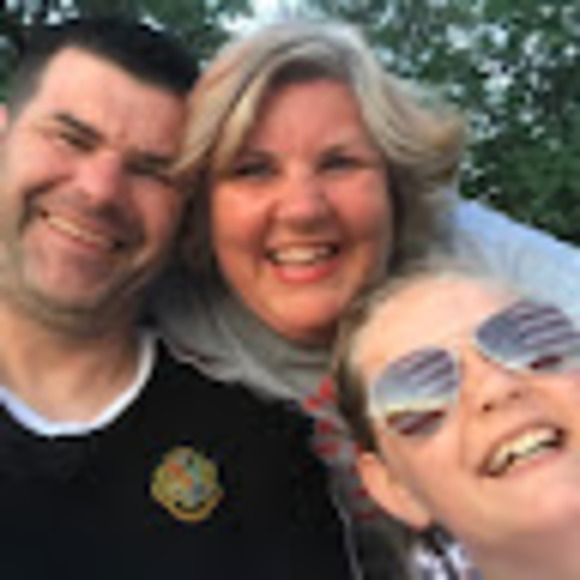 Meet your Posher, Michelle - Picture 1 of 1